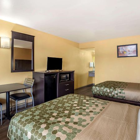 Econo Lodge Easton Route 50 Экстерьер фото