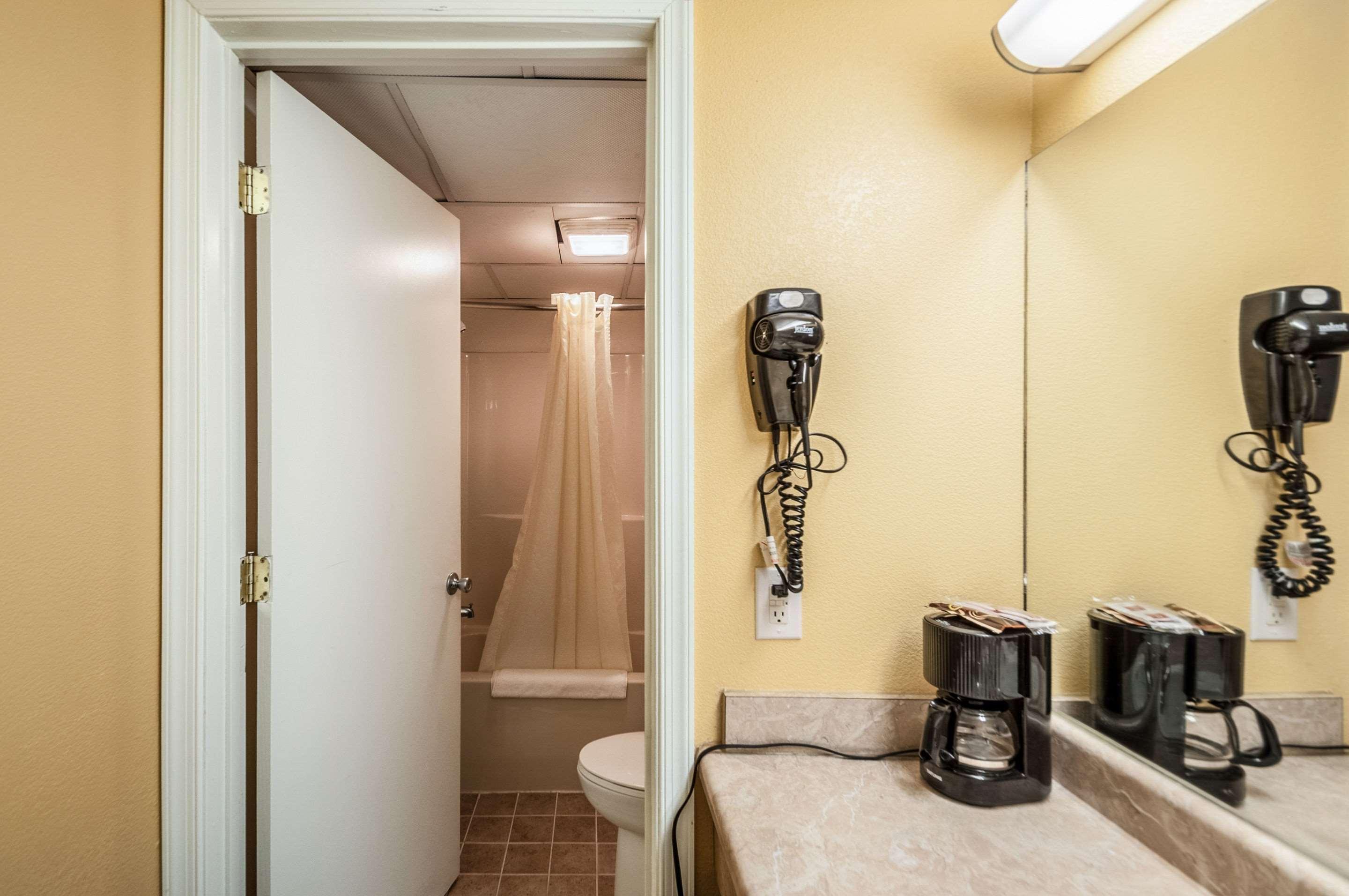 Econo Lodge Easton Route 50 Экстерьер фото