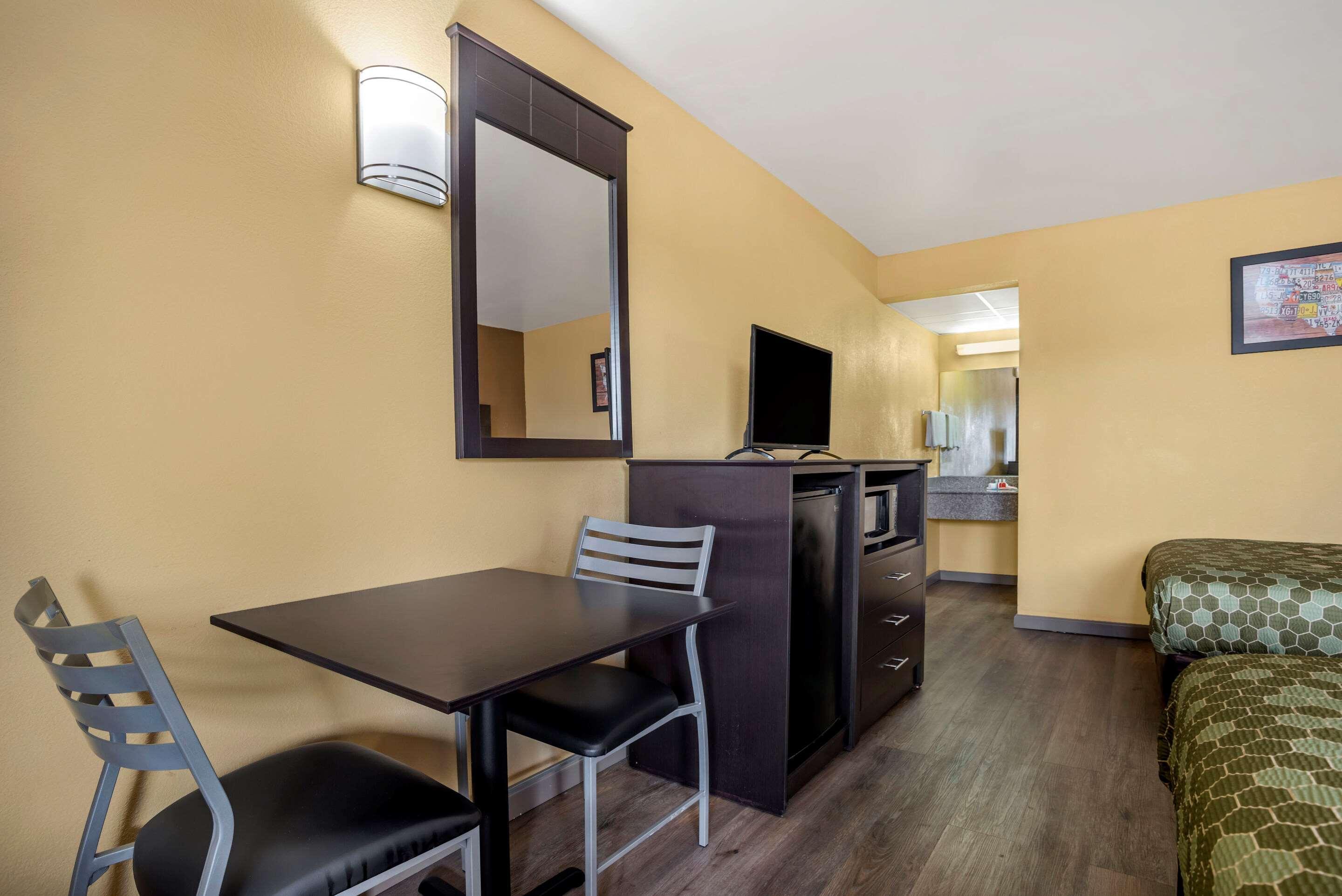 Econo Lodge Easton Route 50 Экстерьер фото
